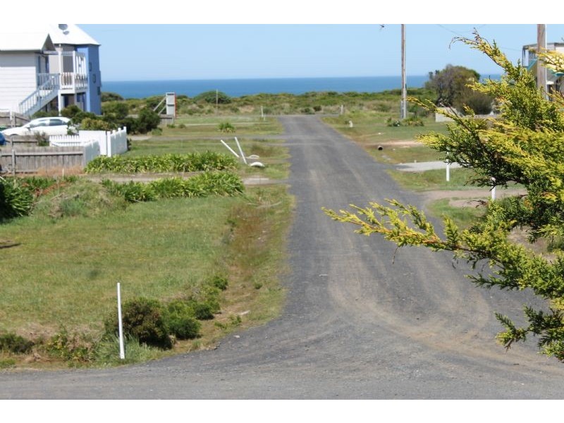 10 Seaview Crescent, Surf Beach VIC 3922