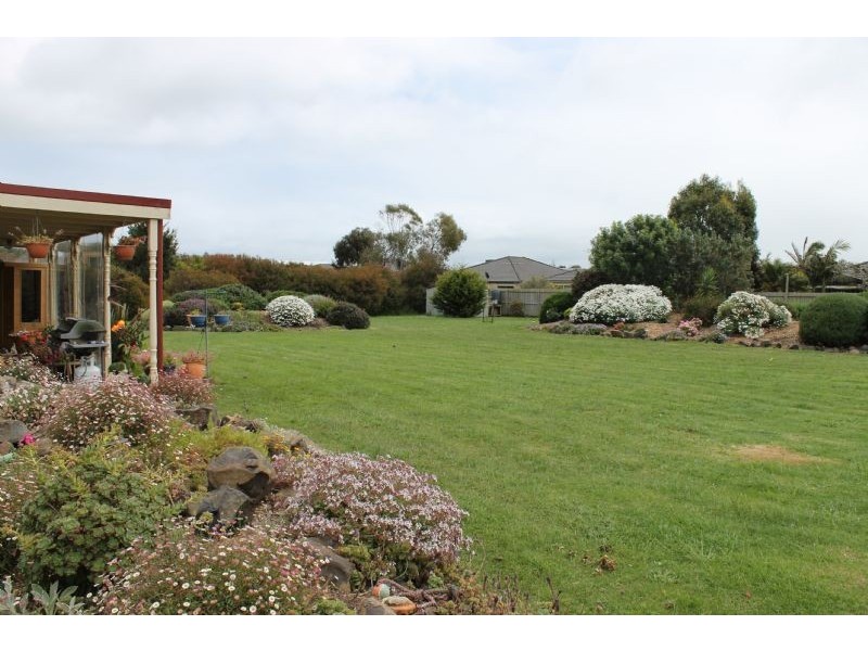 27 Ventnor Road, Cowes VIC 3922