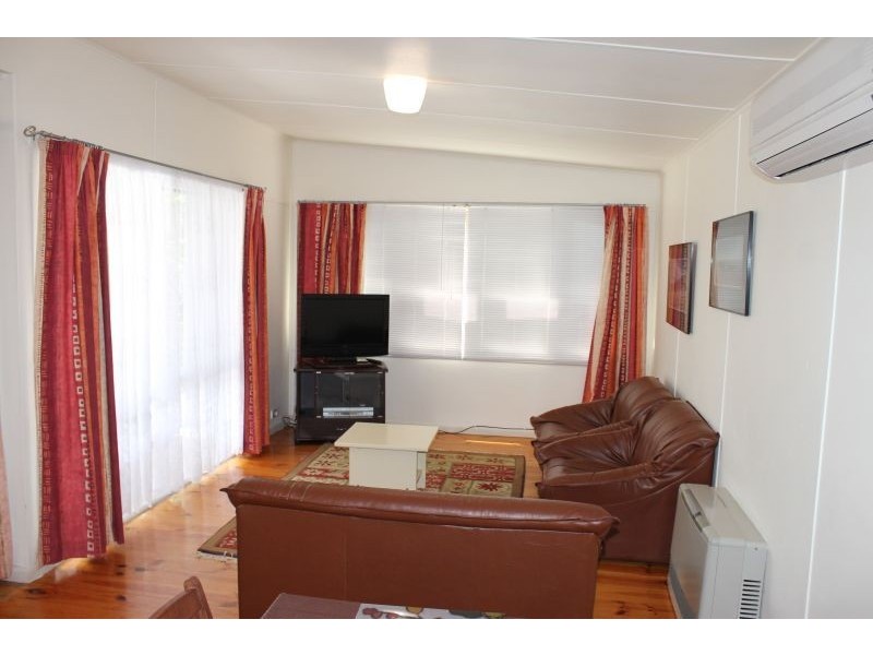 21 Hobsons Parade, Cowes VIC 3922