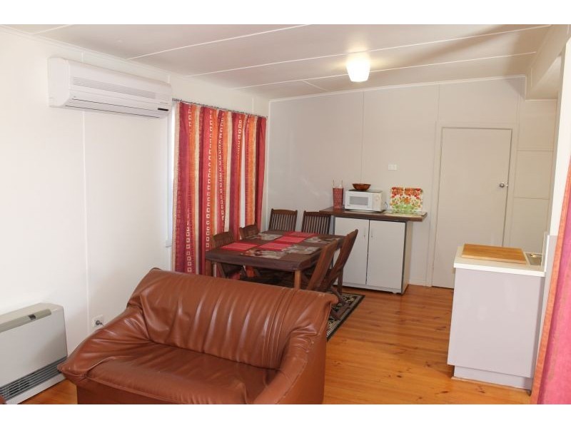 21 Hobsons Parade, Cowes VIC 3922