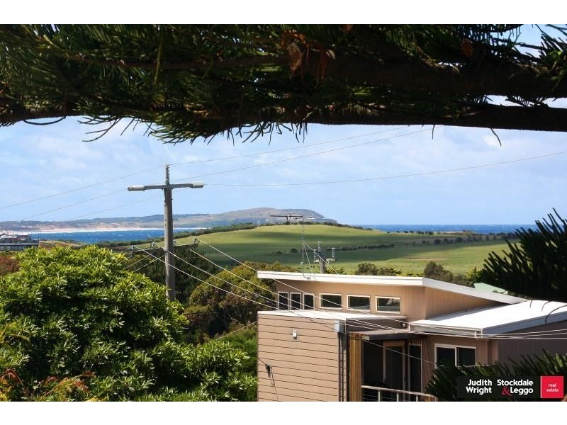 4 Hollywood Crescent, Smiths Beach VIC 3922
