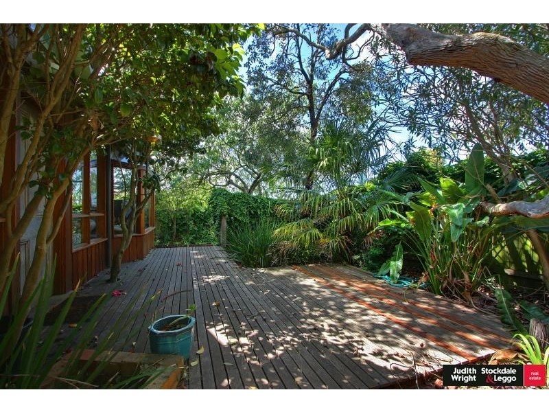 4 Hollywood Crescent, Smiths Beach VIC 3922
