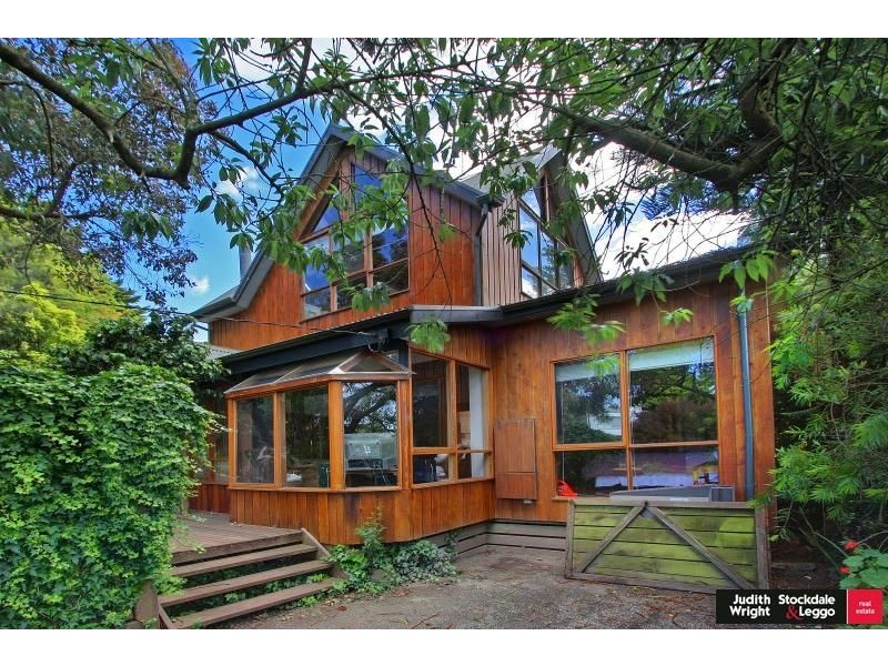 4 Hollywood Crescent, Smiths Beach VIC 3922