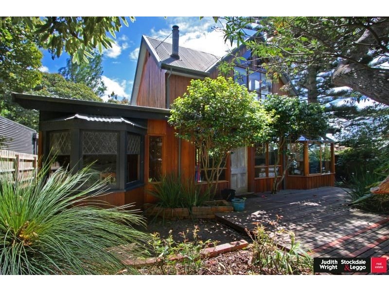 4 Hollywood Crescent, Smiths Beach VIC 3922
