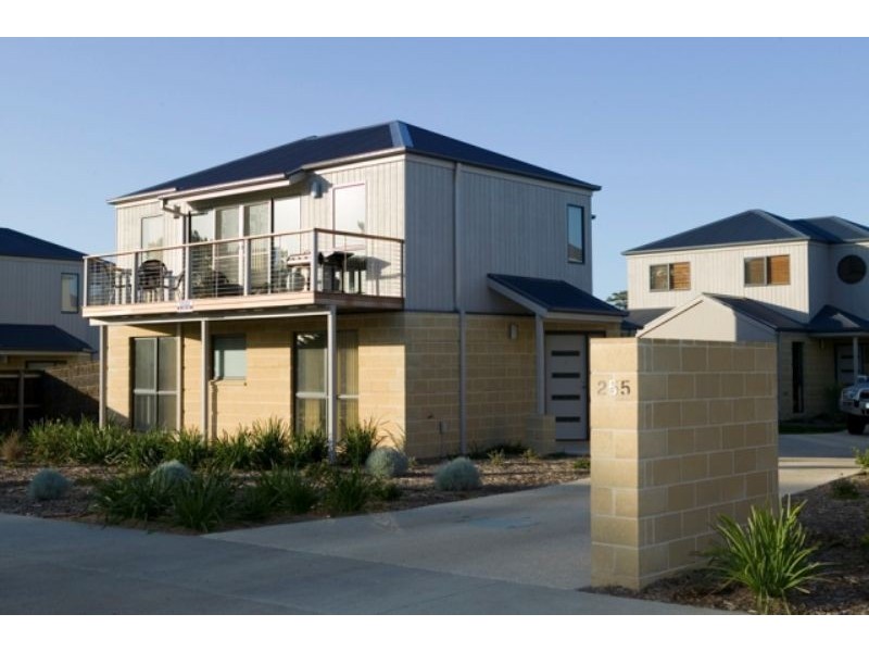 2/255 Church Street, Cowes VIC 3922