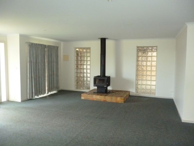 16 Tolley Avenue, Surf Beach VIC 3922