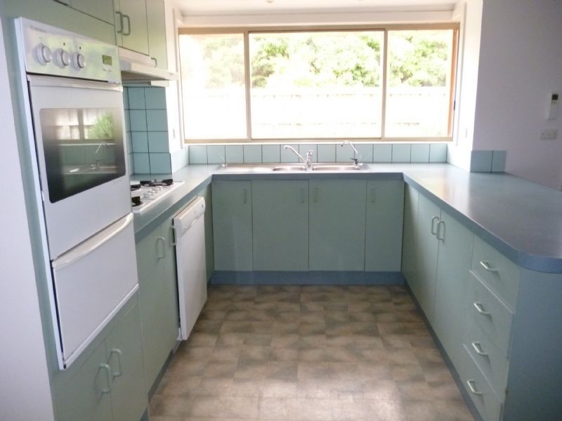 16 Tolley Avenue, Surf Beach VIC 3922