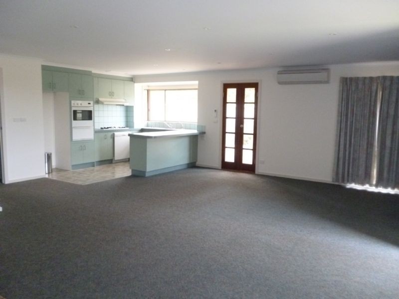 16 Tolley Avenue, Surf Beach VIC 3922