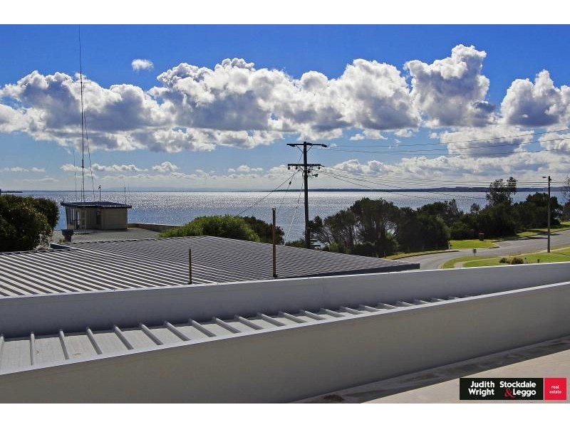 4/4 Osbourne Avenue, Cowes VIC 3922