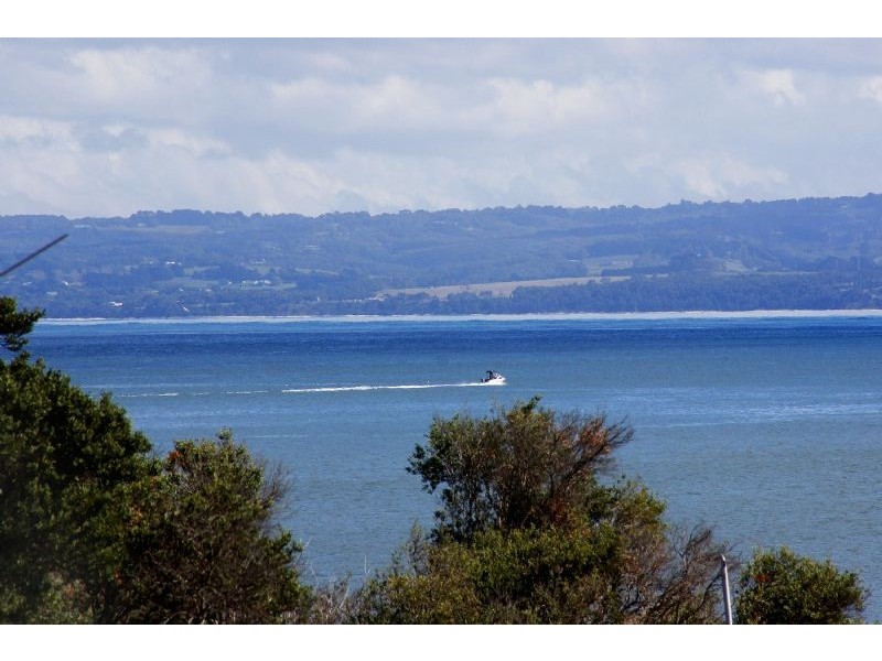 4/4 Osbourne Avenue, Cowes VIC 3922