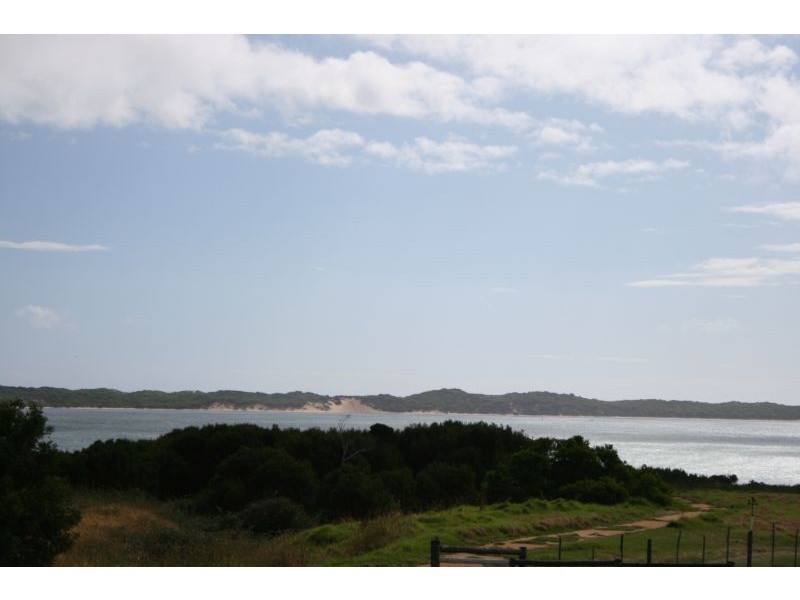 60 Penniwells Drive, San Remo VIC 3925
