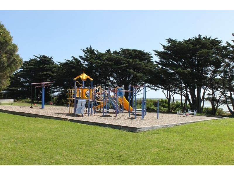 60 Penniwells Drive, San Remo VIC 3925