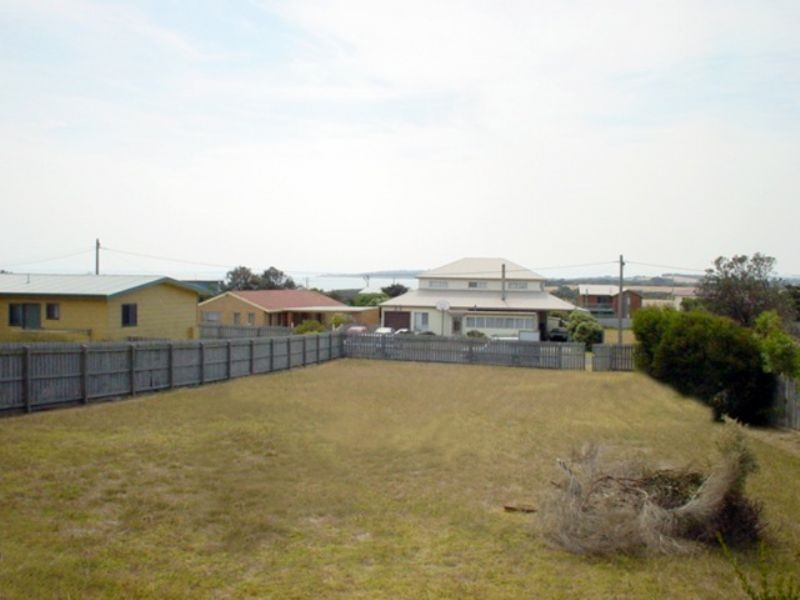 14 Stradbroke Crescent, Surf Beach VIC 3922