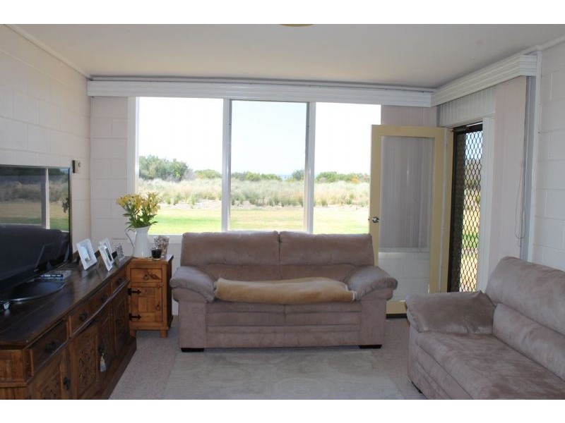 2/105-107 Silverleaves Ave, Silverleaves VIC 3922