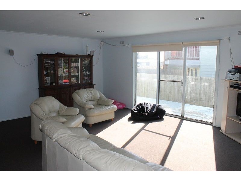 8 Highview Crescent, Surf Beach VIC 3922