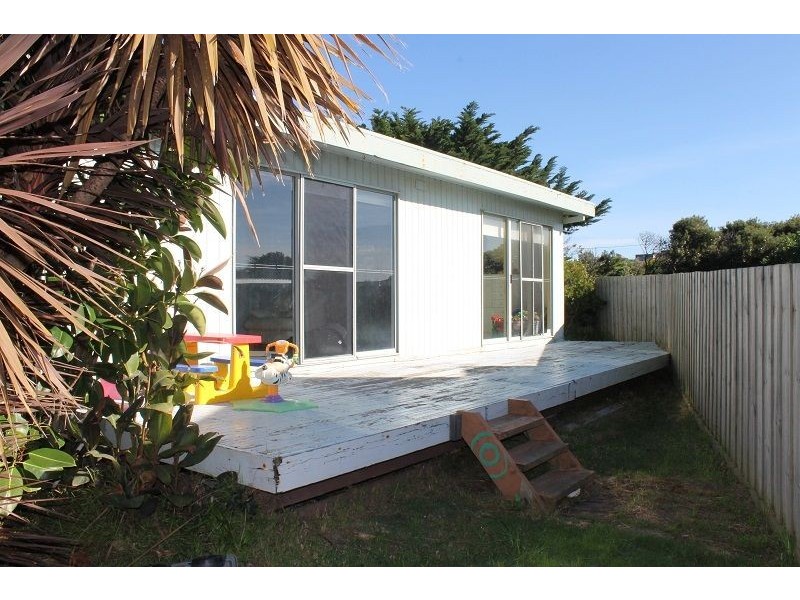 8 Highview Crescent, Surf Beach VIC 3922