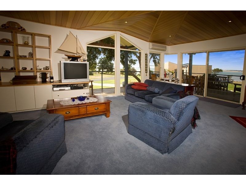 5 Walton Street, Rhyll VIC 3923