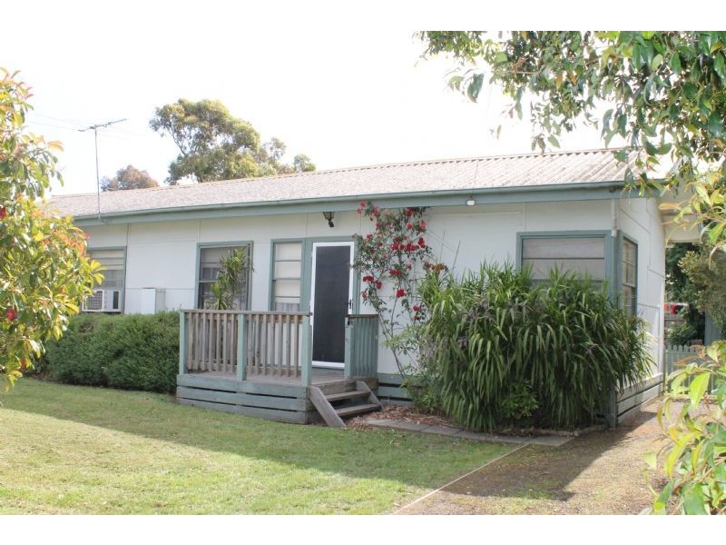 4 Seascape Avenue, Cowes VIC 3922