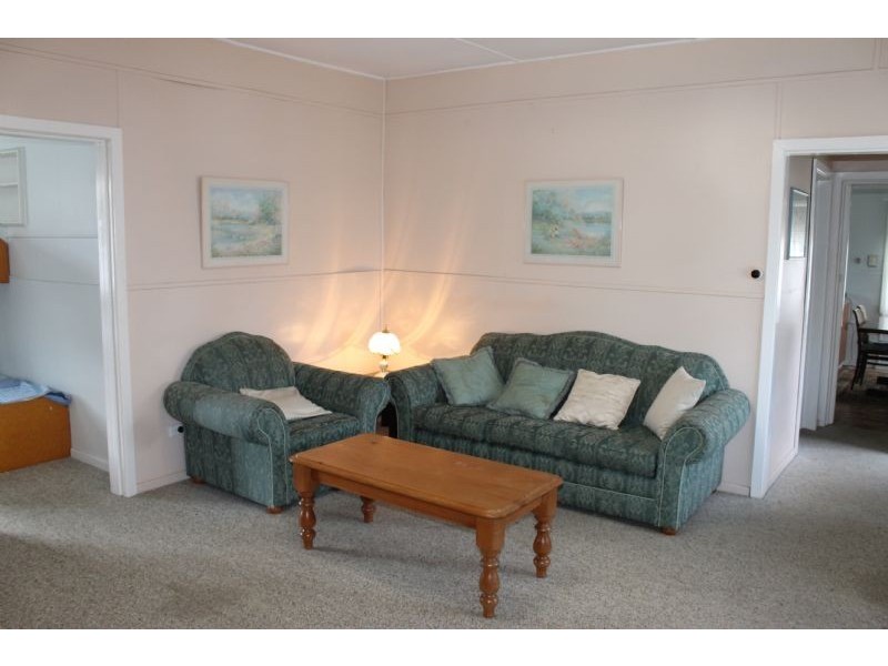 4 Seascape Avenue, Cowes VIC 3922