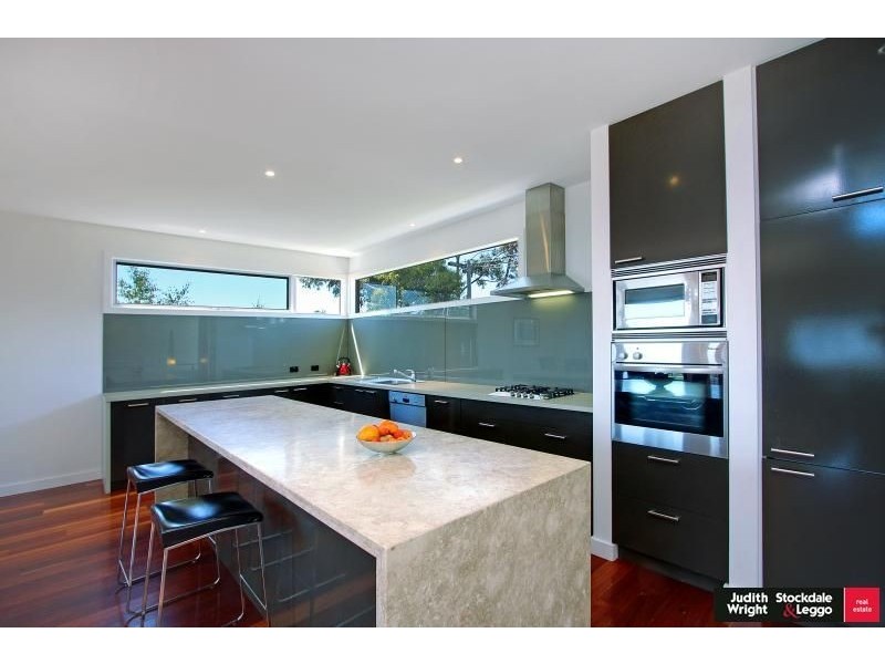 1/2 Hartley Street, Cowes VIC 3922