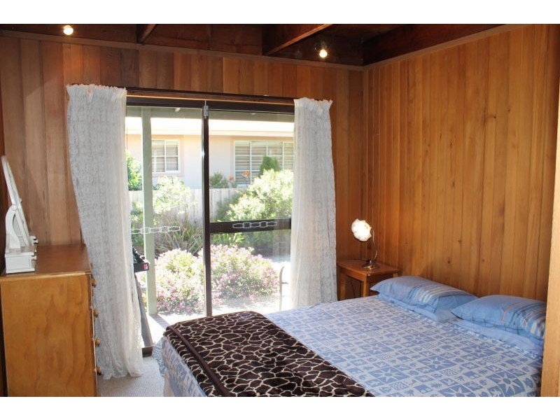 12 St Georges Road, Cowes VIC 3922