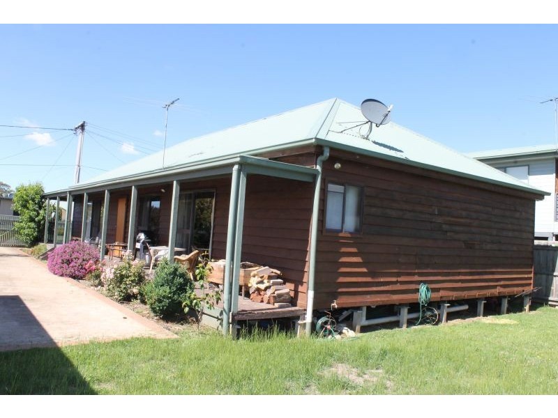 12 St Georges Road, Cowes VIC 3922