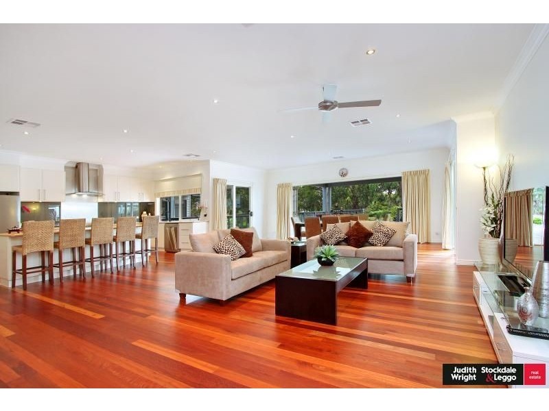 19 Casuarina Crt, Cowes VIC 3922