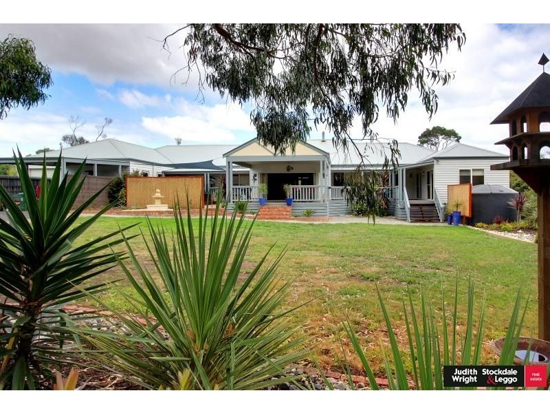 19 Casuarina Crt, Cowes VIC 3922