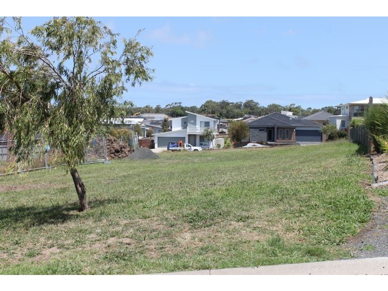 8 Dianella Way, Cowes VIC 3922