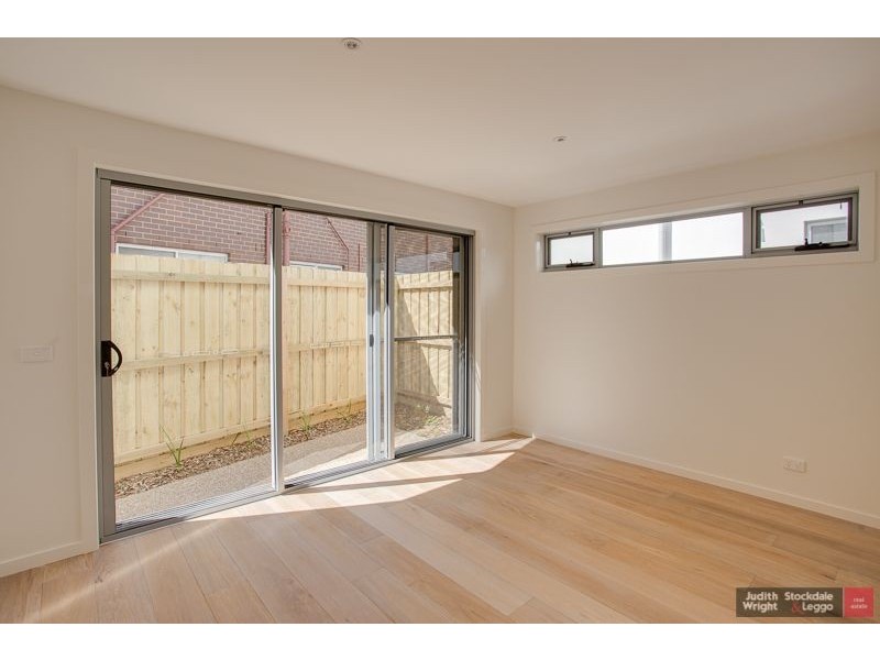 2/4 Osbourne Avenue, Cowes VIC 3922