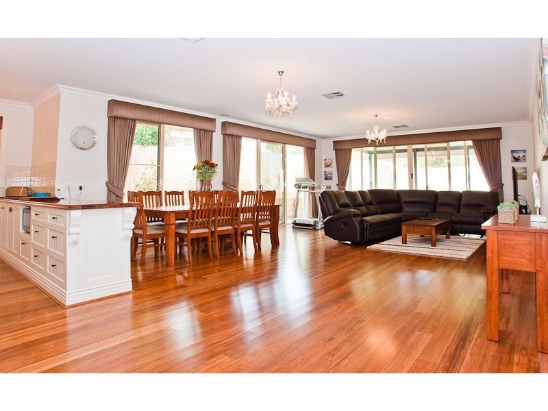 15 Roydon Road, Cowes VIC 3922