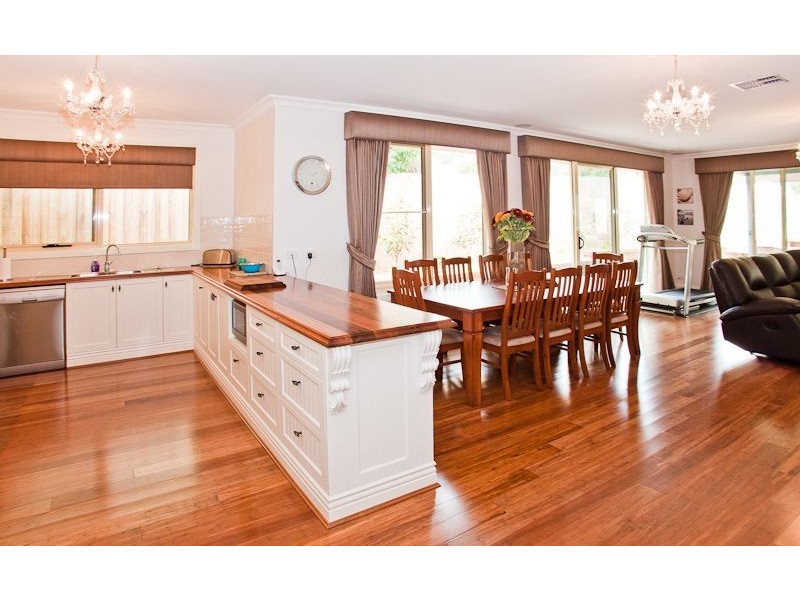15 Roydon Road, Cowes VIC 3922