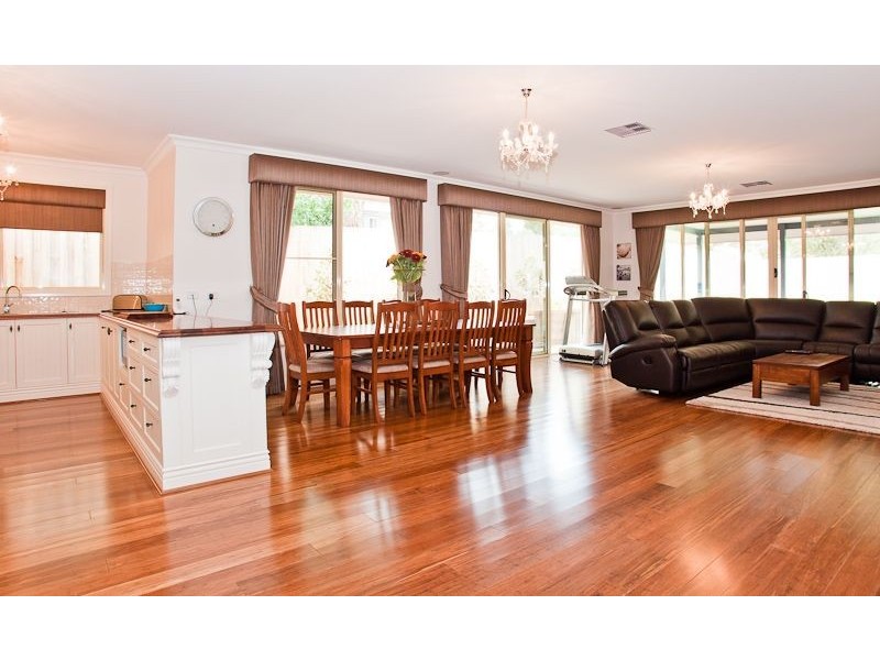 15 Roydon Road, Cowes VIC 3922