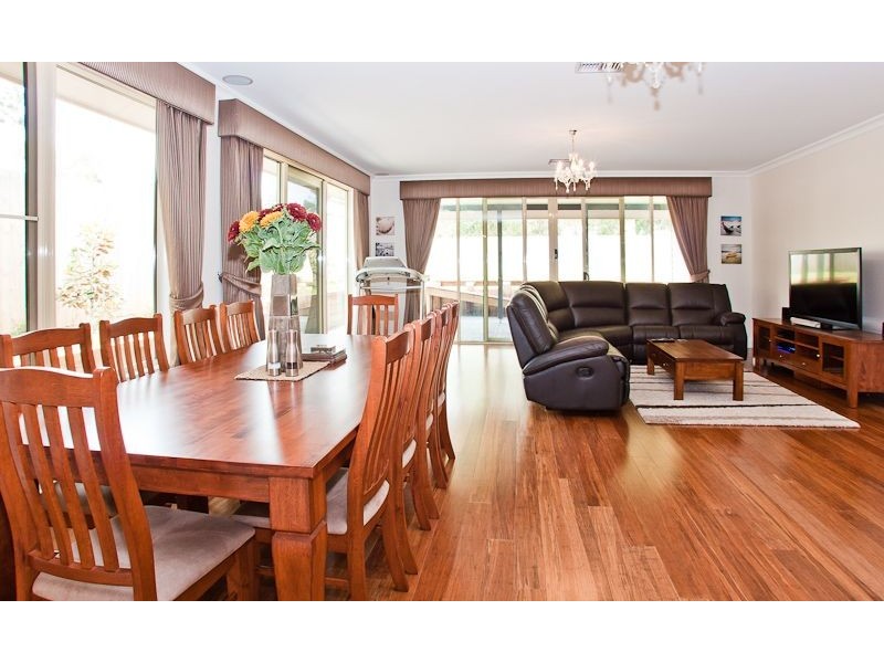 15 Roydon Road, Cowes VIC 3922