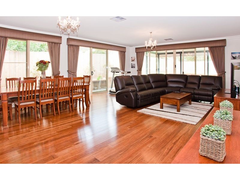 15 Roydon Road, Cowes VIC 3922