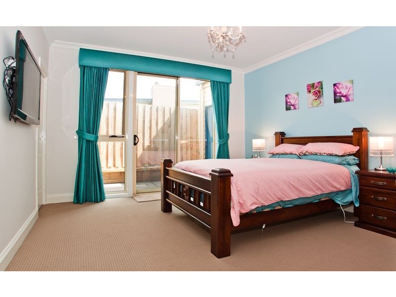 15 Roydon Road, Cowes VIC 3922
