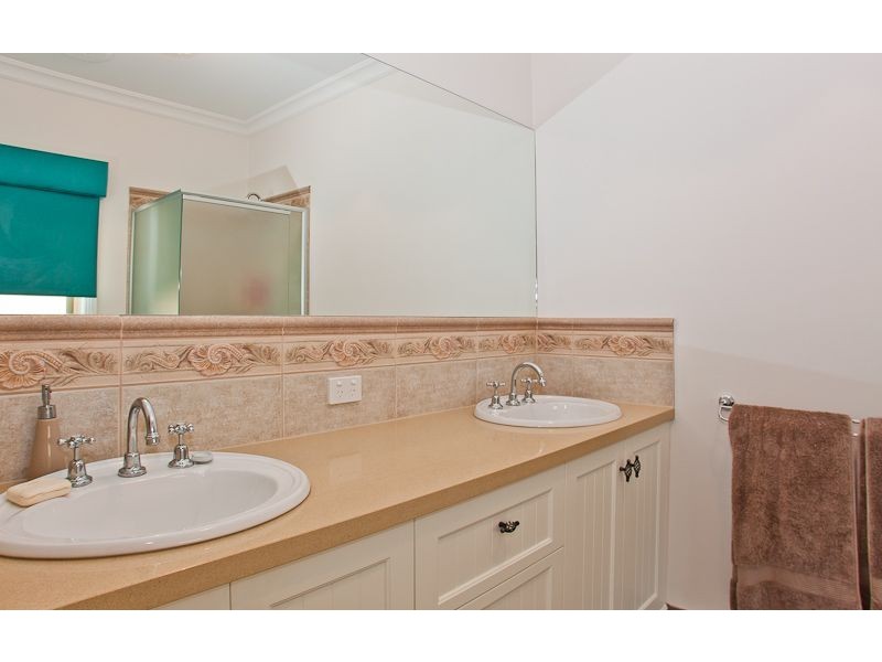 15 Roydon Road, Cowes VIC 3922