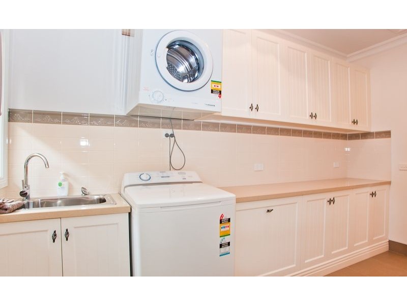 15 Roydon Road, Cowes VIC 3922