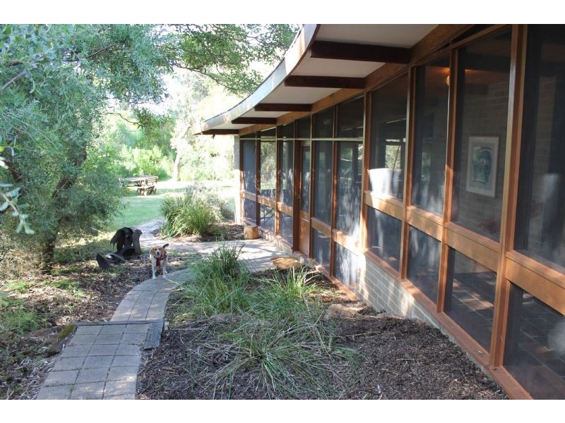 11 Woodlands Avenue, Silverleaves VIC 3922