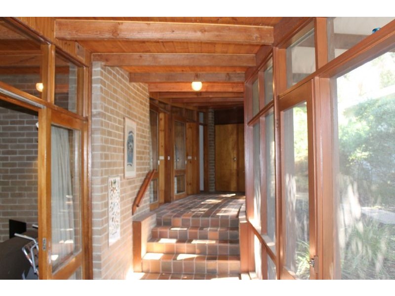 11 Woodlands Avenue, Silverleaves VIC 3922