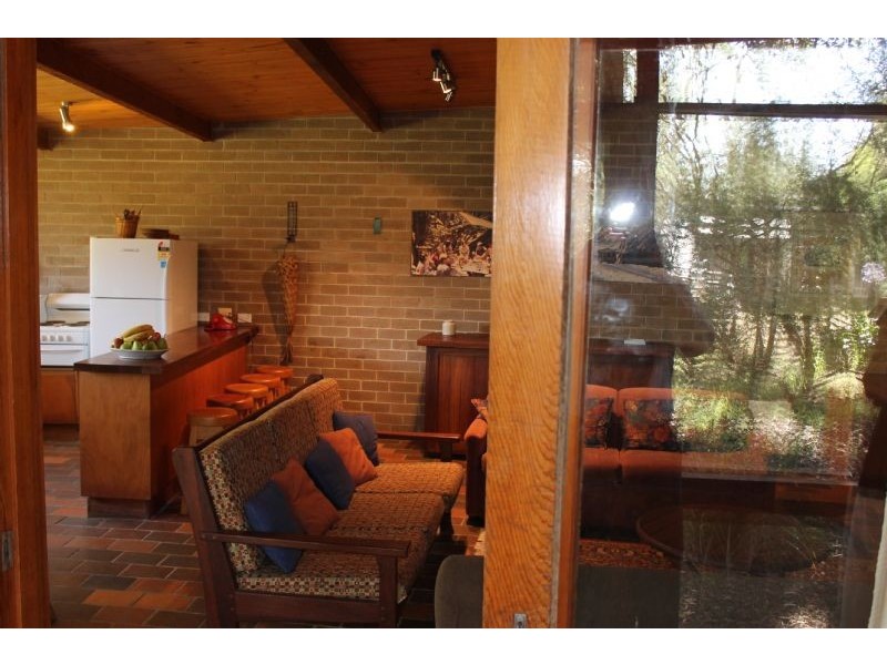 11 Woodlands Avenue, Silverleaves VIC 3922