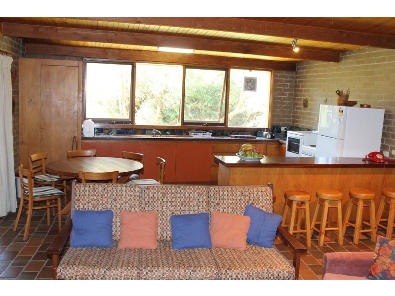 11 Woodlands Avenue, Silverleaves VIC 3922