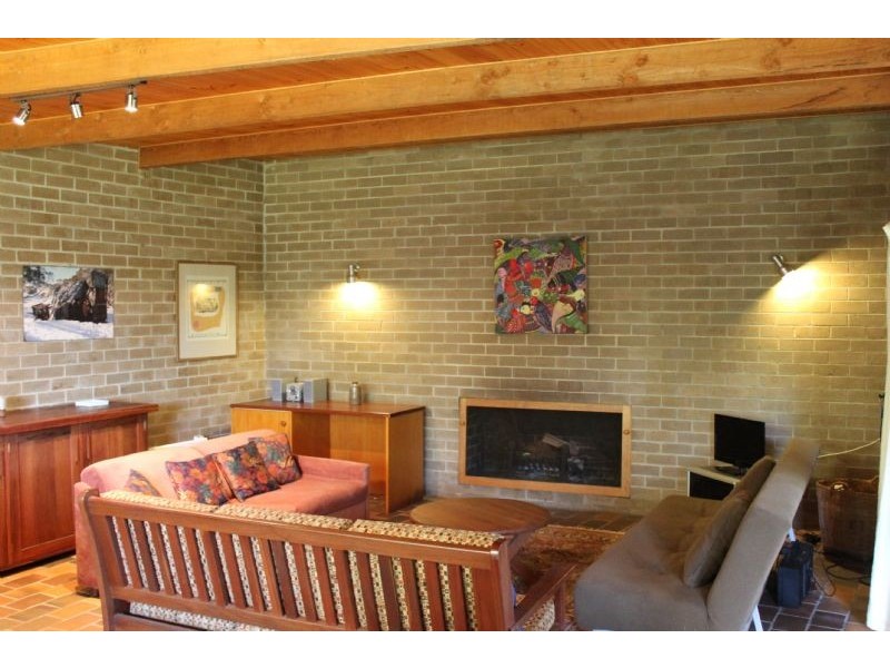 11 Woodlands Avenue, Silverleaves VIC 3922