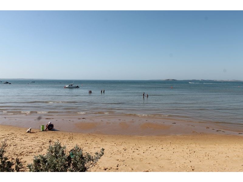 11 Woodlands Avenue, Silverleaves VIC 3922