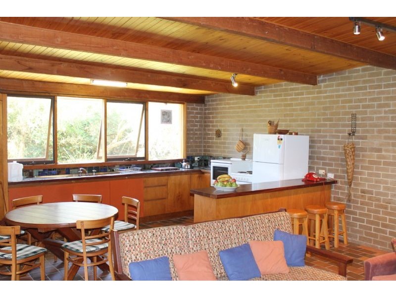 11 Woodlands Avenue, Silverleaves VIC 3922