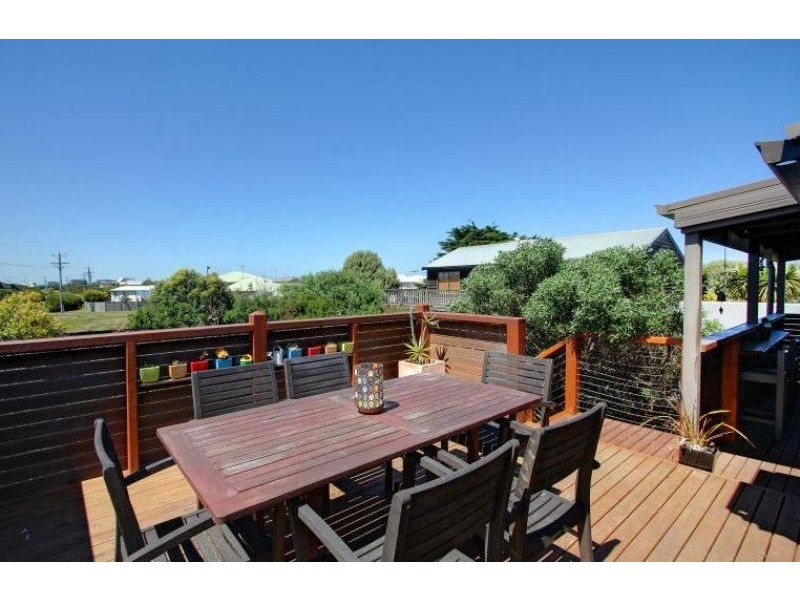 45 Sunderland Bay Road, Surf Beach VIC 3922