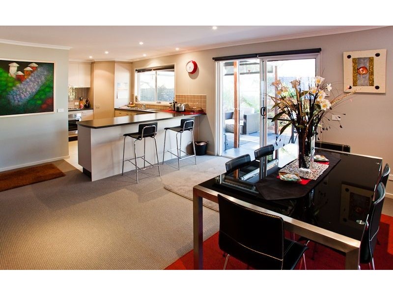 2 Norman Drive, Cowes VIC 3922