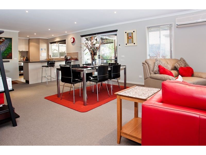 2 Norman Drive, Cowes VIC 3922
