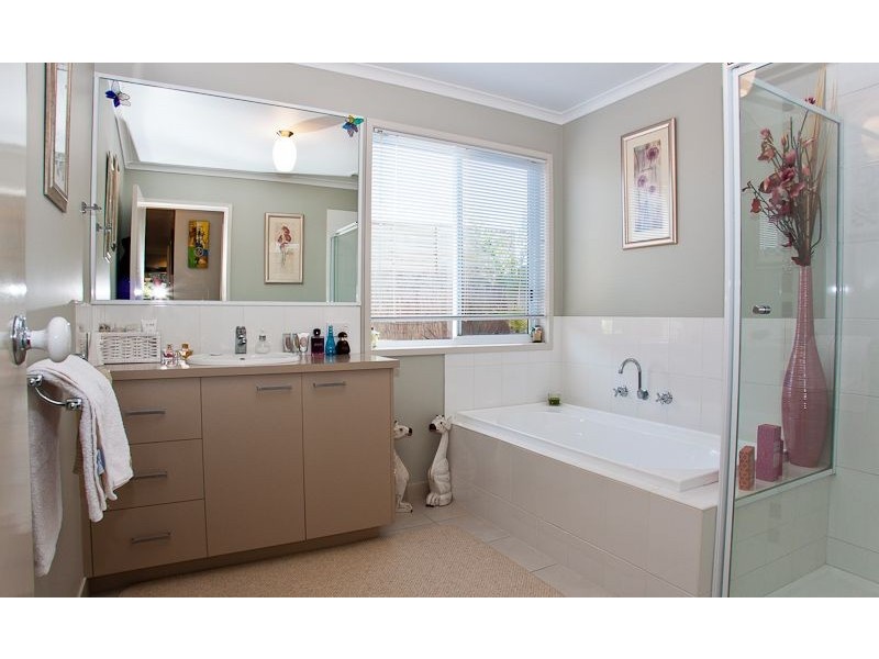 2 Norman Drive, Cowes VIC 3922