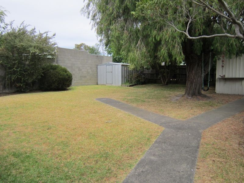 24 Birdwood Avenue, Cowes VIC 3922